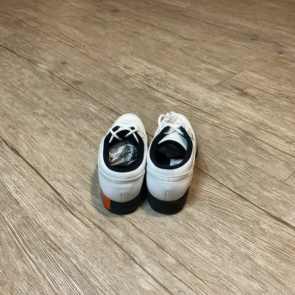 FootJoy GreenJoys Junior Golf Shoes Teens 4877 4 M White Lace-Up Spike less New - Picture 6 of 6